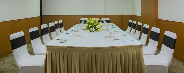 Ахмедабад: Country Inn  Ahmedabad