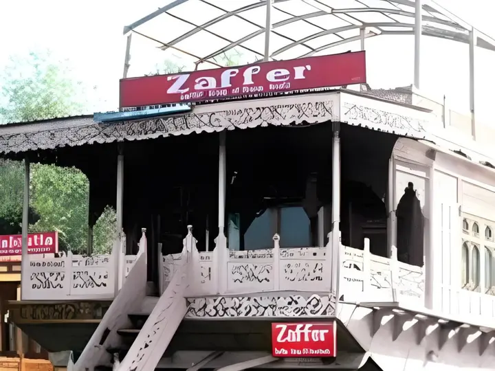 Шринагар: Zaffer Houseboats
