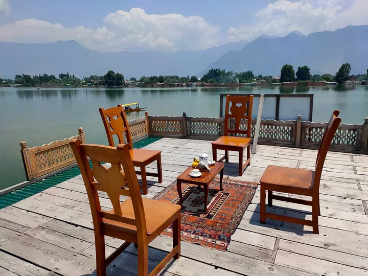 Шринагар: Zaffer Houseboats