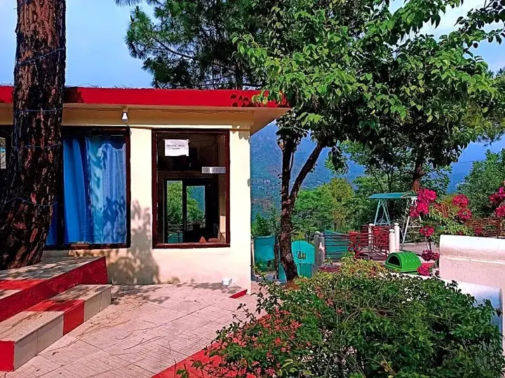 Казаули: kasauli nature inn