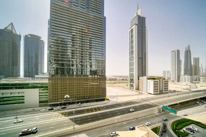 Дубай: Wider View - Downtown Executive Towers