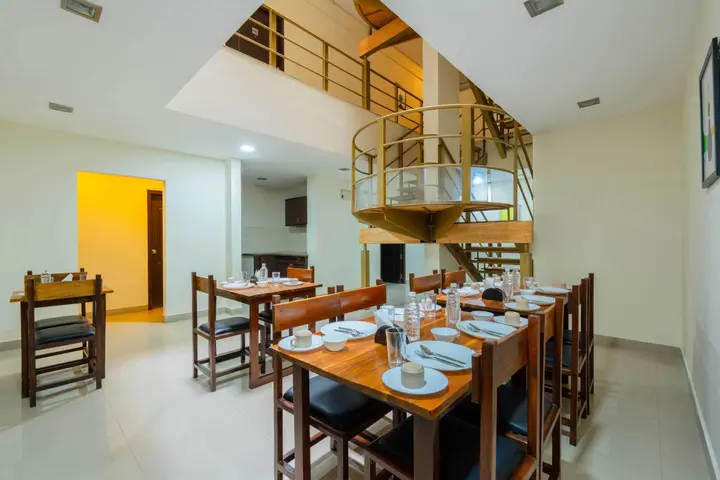 Бангалор: Treebo Ivory White Inn