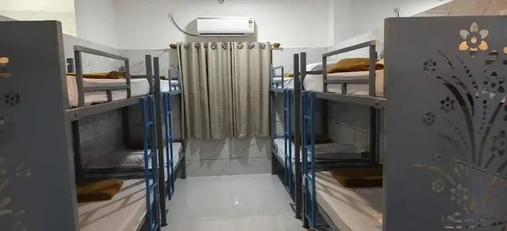 Майсур: V R S Deluxe Dormitory