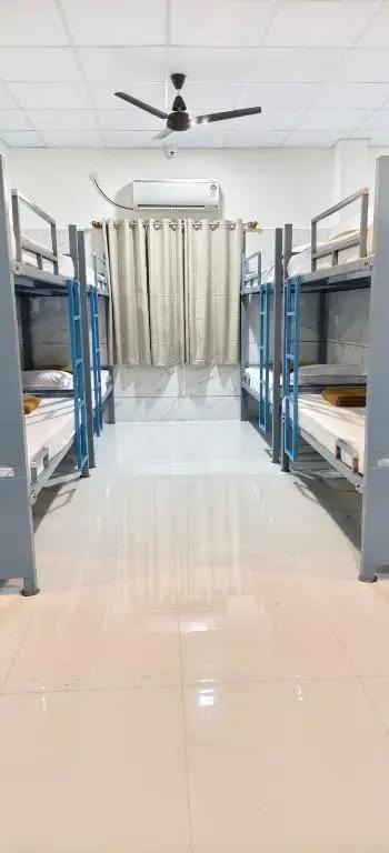 Майсур: V R S Deluxe Dormitory