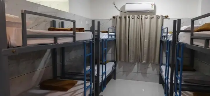 Майсур: V R S Deluxe Dormitory