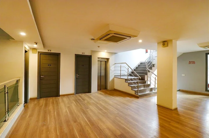 Нью-Дели: FabHotel Majestic JPM I