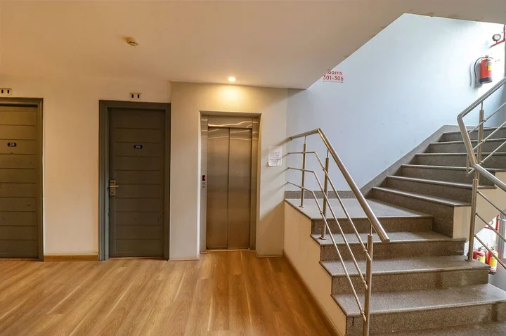 Нью-Дели: FabHotel Majestic JPM I