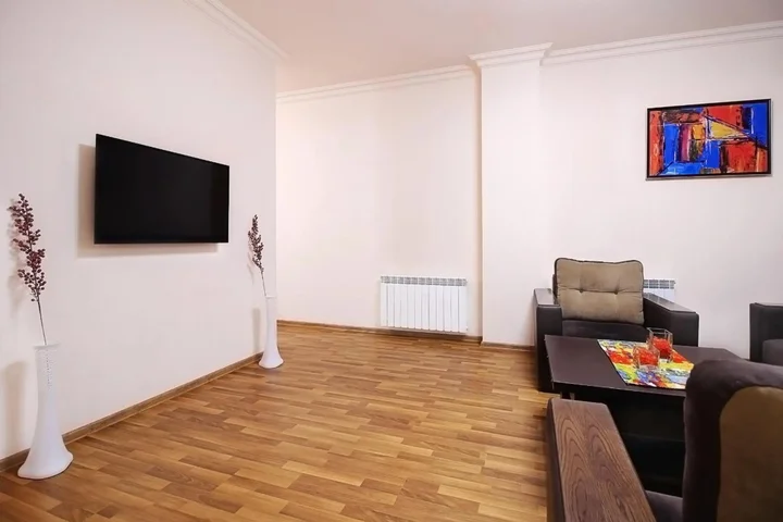 Ереван: 2 Bedroom Apartment on Arami street