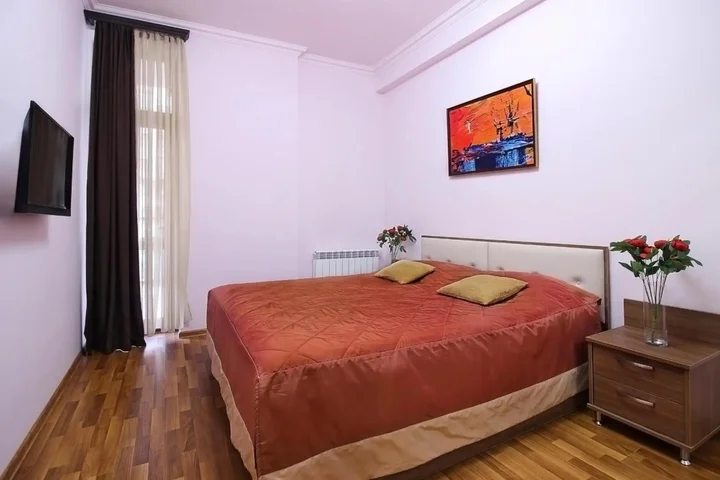 Ереван: 2 Bedroom Apartment on Arami street