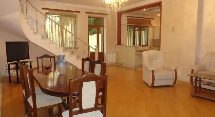 Ереван: Guest House at Keri street