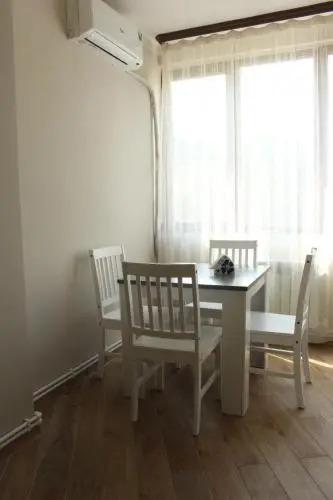Ереван: 1 BR Apartment Republic Square