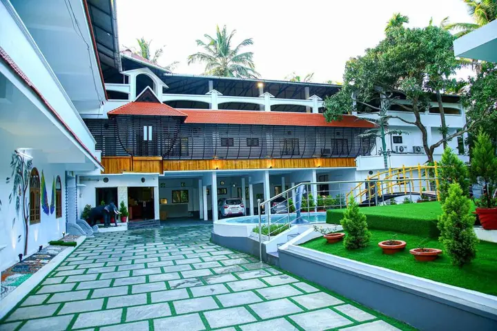 Кумараком: Lake Palace Family Resort Kumarakom