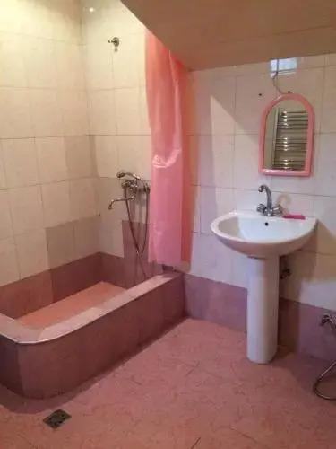 Ереван: Holiday Home on Sarmena 39