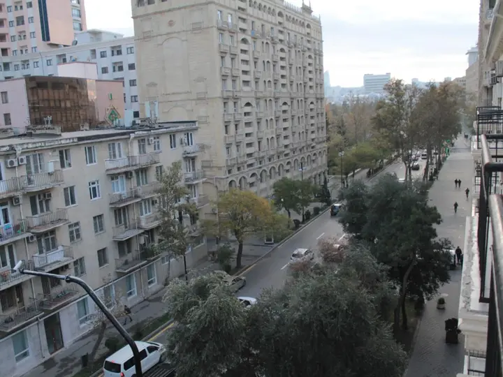 Баку: My sweet home on Gadzhibekova 105-119