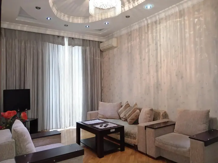 Баку: My sweet home on Gadzhibekova 105-119