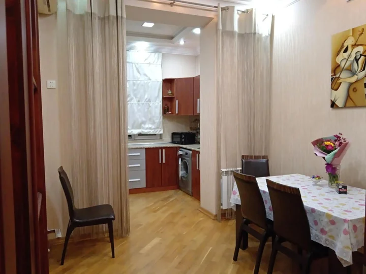 Баку: My sweet home on Gadzhibekova 105-119
