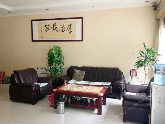 Линьи: 平邑万成商务宾馆