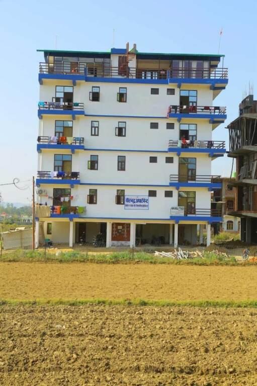 Ришикеш: Fully Equipped Apartment with Hill View