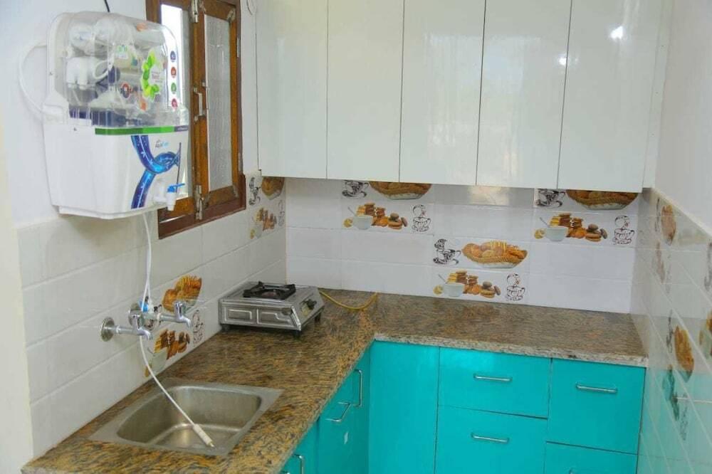Ришикеш: Fully Equipped Apartment with Hill View