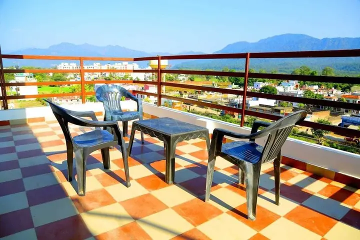 Ришикеш: Fully Equipped Apartment with Hill View
