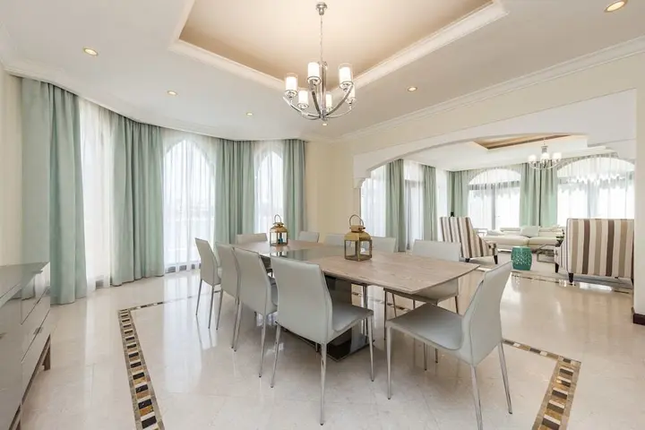 Дубай: Canal Cove Villa by Deluxe Holiday Homes