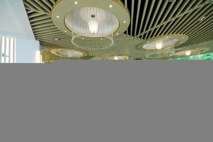 Уси: Yihe Harbor Hotel