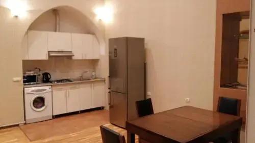 Баку: Apartment on Nizami Street 81