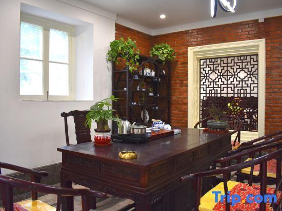 Синьян: Star Lake Hotel Mount Jigong