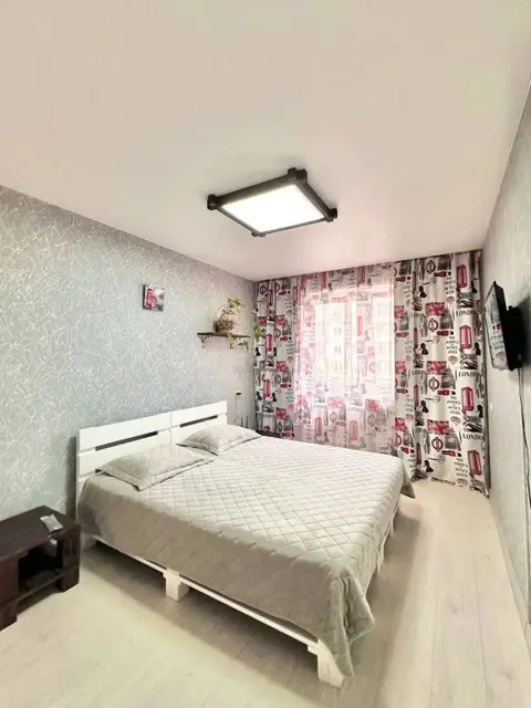 Красноярск: Апартаменты на Алексеева 111-308