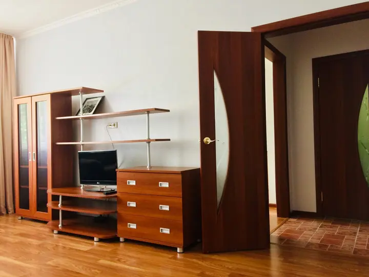 Красноярск: Apartment on Aviatorov 25