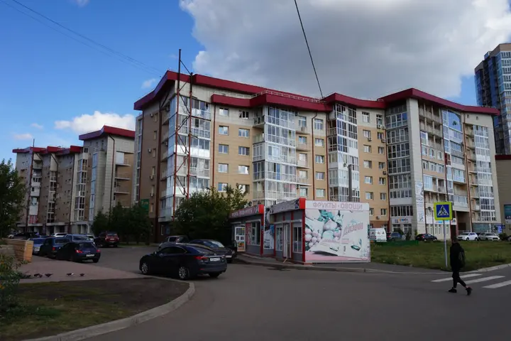 Красноярск: Apartment on Aviatorov 25