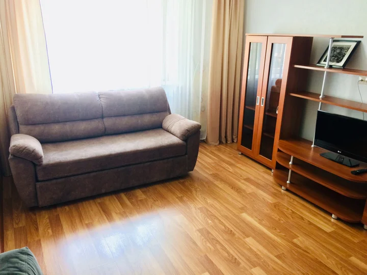 Красноярск: Apartment on Aviatorov 25