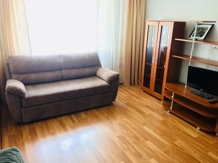 Красноярск: Apartment on Aviatorov 25
