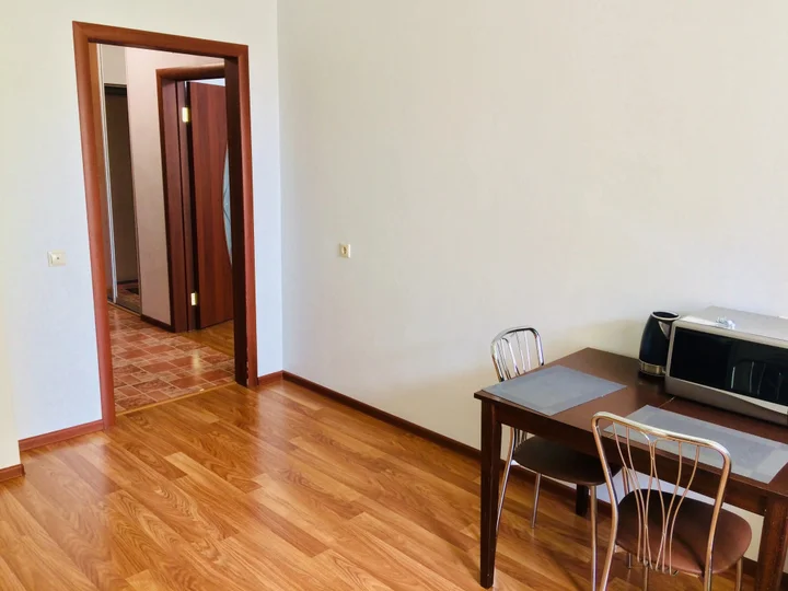 Красноярск: Apartment on Aviatorov 25