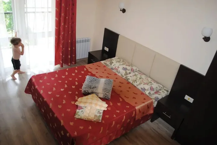 Пересыпь: Guest house Mercury