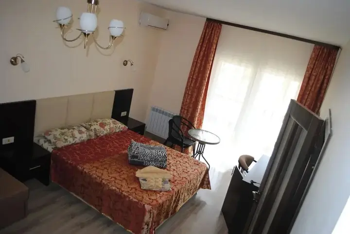 Пересыпь: Guest house Mercury