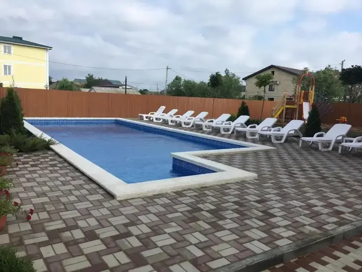 Голубицкая: Air Azov (Аир Азов)