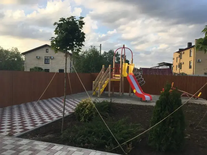 Голубицкая: Air Azov (Аир Азов)