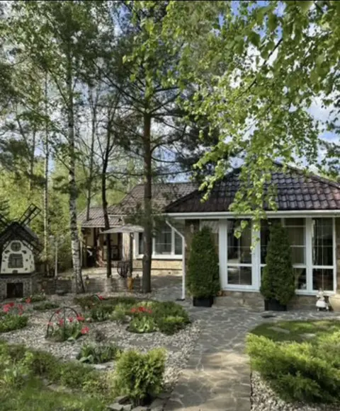 Lesnoy: Villa Romantica