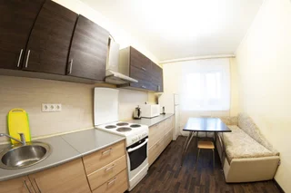 Тюмень: Na Fabrichnoj 9-7 Apartments