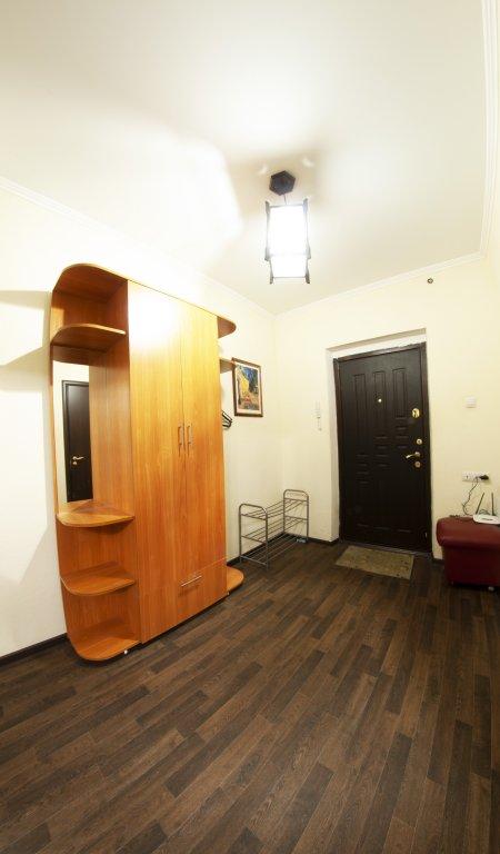 Тюмень: Na Fabrichnoj 9-7 Apartments