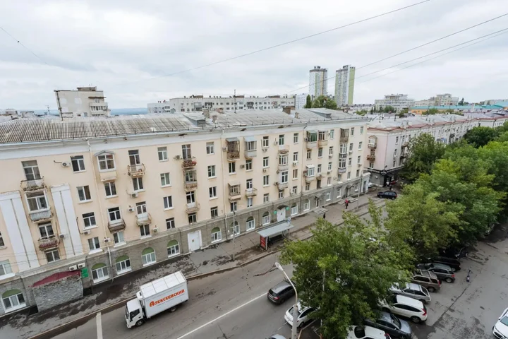 Уфа: King (Кинг) на улице  Карла Маркса