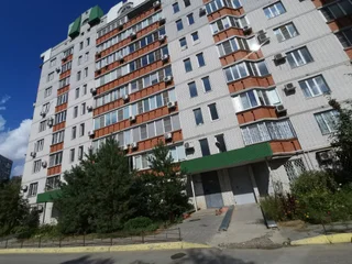 Волгоград: Апартаменты на Космонавтов 19