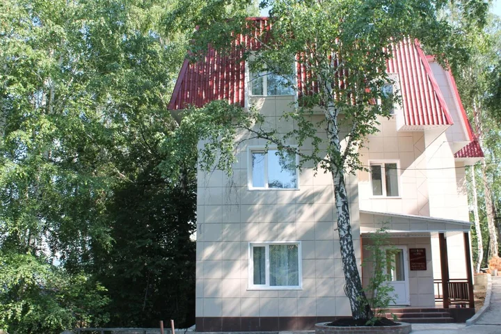 Горно-Алтайск: Отель Рыжий пёс