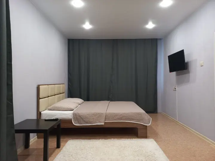 Красноярск: Апартаменты на Семафорной 239
