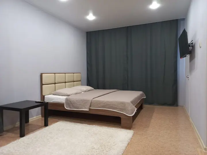 Красноярск: Апартаменты на Семафорной 239