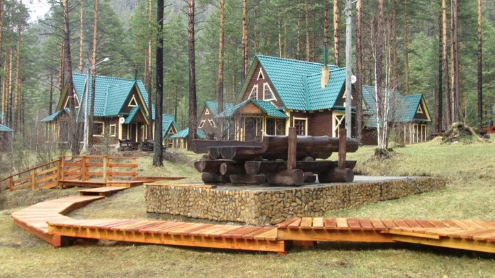 Горно-Алтайск: Кедровый Остров (Чемал)