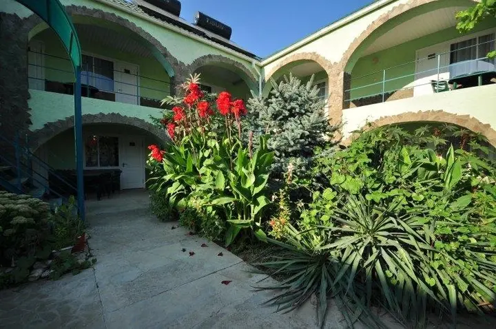Николаевка: Nairi Guest House