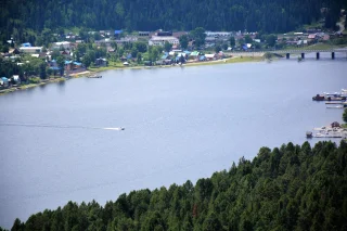 Телецкое озеро: Green House at Teletskoye Lake
