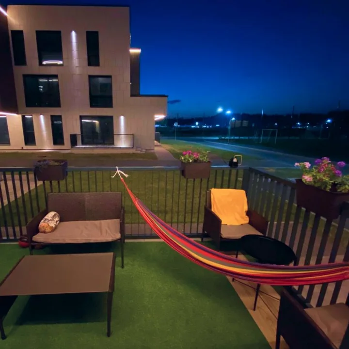 Сярьги: Апартаменты Охта Парк Ohta Loft Apartments с террасой
